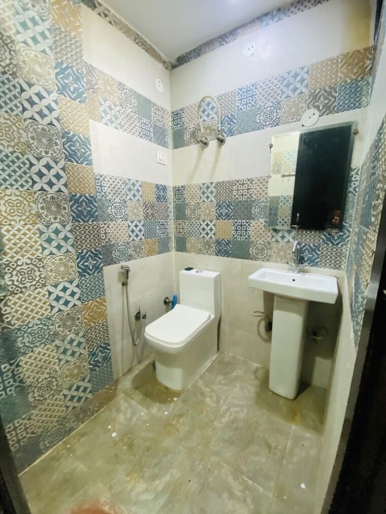 Bathroom, uttam nagar 1 Bedroom 1850 Sq.Ft. Builder Floor In Uttam Nagar Delhi 10537124
