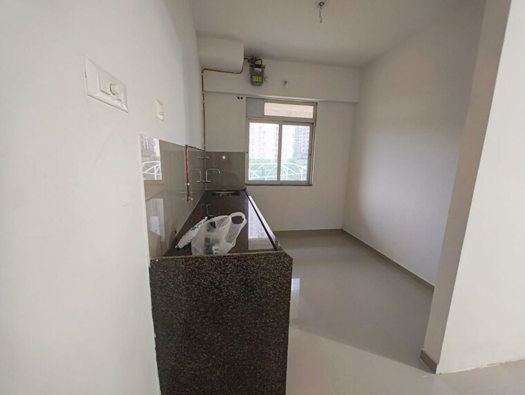 undefined, godrej-emerald 2 Bedroom 600 Sq.Ft. Apartment In Ghodbunder Road Thane 10537135
