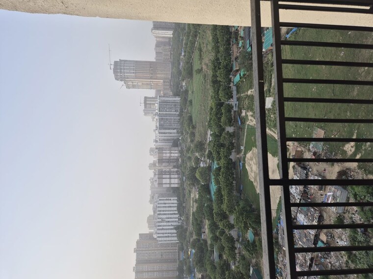 Balcony, sethi-max-royale 2 Bedroom 940 Sq.Ft. Apartment In Sector 76 Noida 10537117