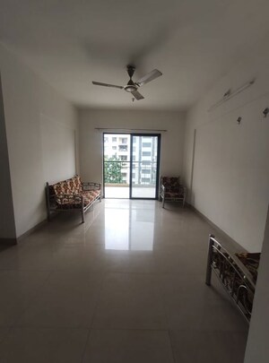 Room in 2 BHK Apartment at Kalpataru Splendour, Wakad – for Sale