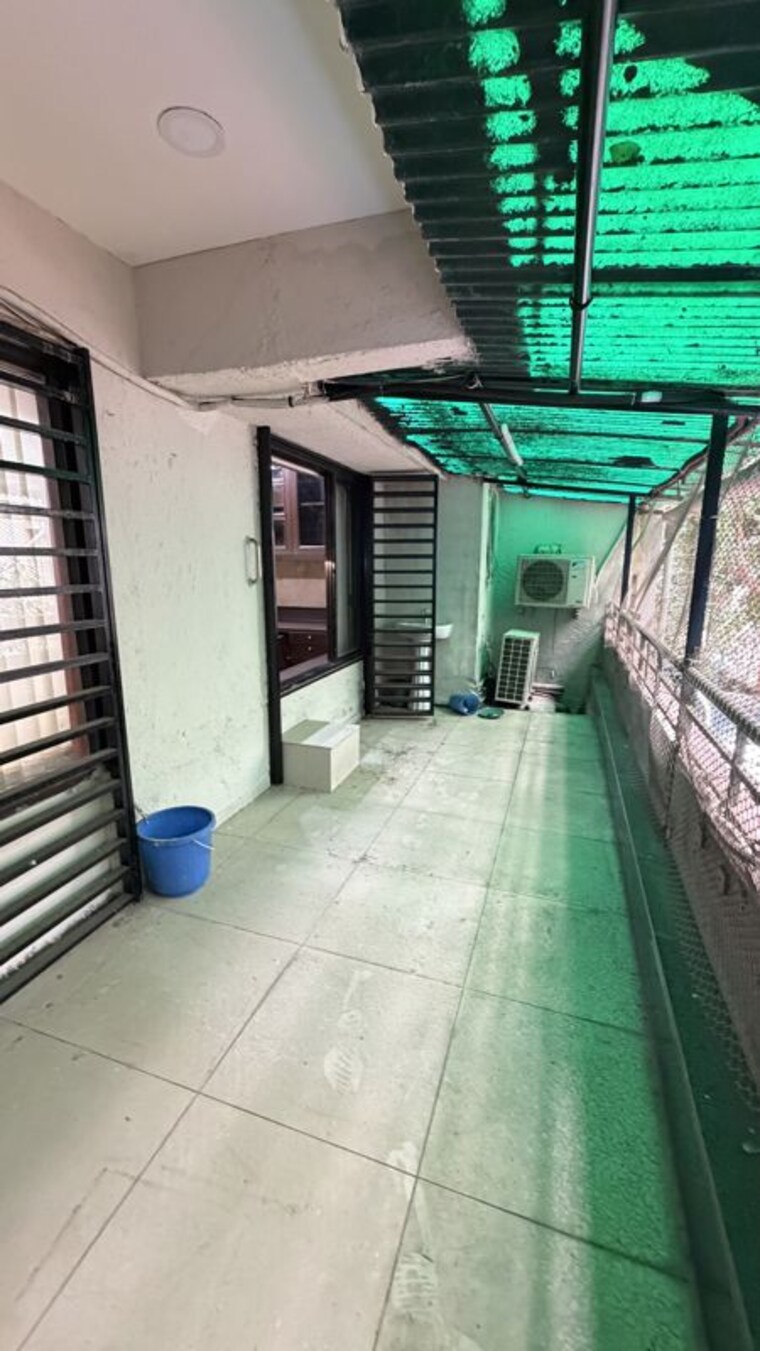 Balcony, sanskar-chs-kandivali Commercial Office Space 400 Sq.Ft. In Kandivali West Mumbai 10537147