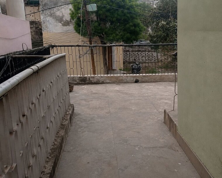 Balcony, aliganj-plaza 3 Bedroom 1800 Sq.Ft. Independent House In Aliganj Lucknow 10537172