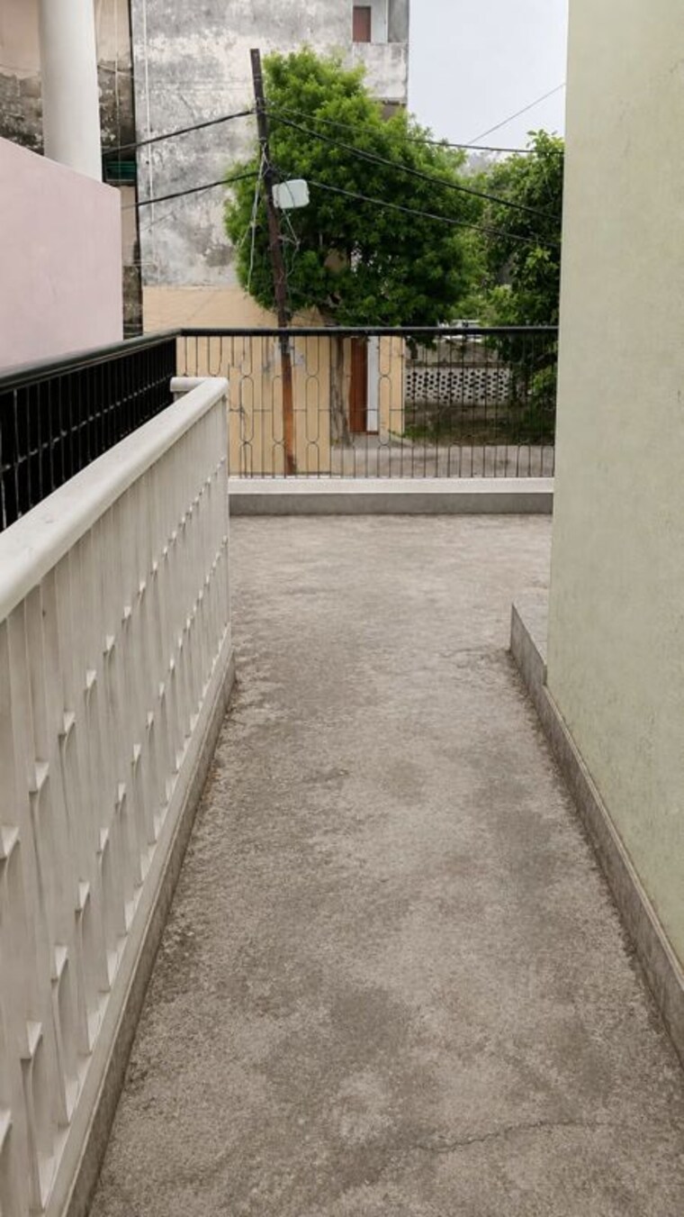 Balcony, aliganj-plaza 3 Bedroom 1800 Sq.Ft. Independent House In Aliganj Lucknow 10537172