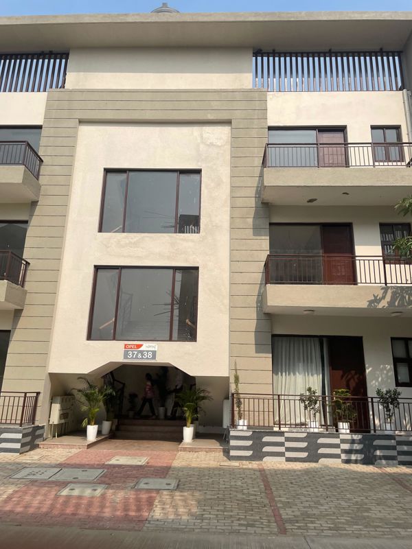 2 BHK 1040 Sq.Ft. Builder Floor in Krish Harmony