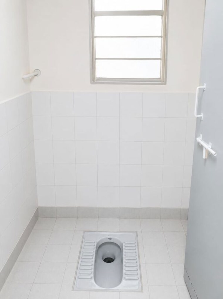 Bathroom, karve nagar 2 Bedroom 1000 Sq.Ft. Apartment In Karve Nagar Pune 10537167