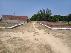 Plot For Sale in Jankipuram Vistar