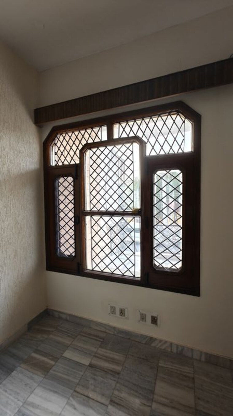 Room, sector 10 3.5 Bedroom 2800 Sq.Ft. Builder Floor In Sector 10 Panchkula 10537166