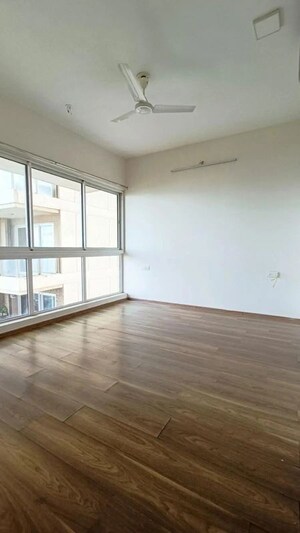 2 BHK Apartment For Rent in LnT Realty Crescent Bay, Parel