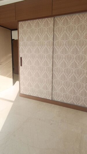 Room in 4 BHK Apartment at Adani Ten BKC, Bandra East – for Rent