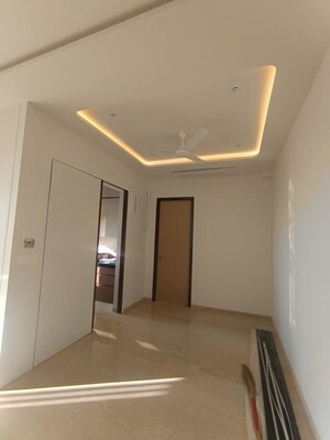 Room in 4 BHK Apartment at Adani Ten BKC, Bandra East – for Rent