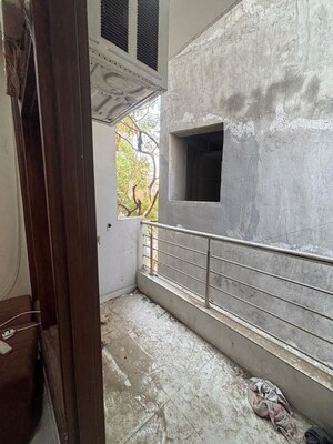 Balcony in 1 BHK Builder Floor at Sainik Vihar – for Rent