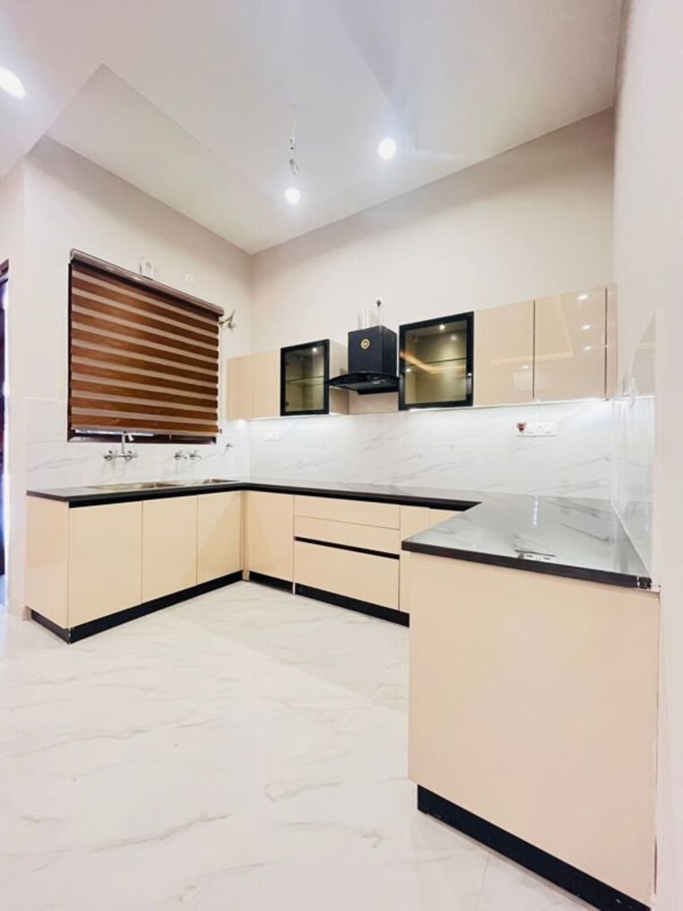 Kitchen, kharar mohali road 3 Bedroom 138 Sq.Yd. Apartment In Kharar Mohali Road Kharar 10525706