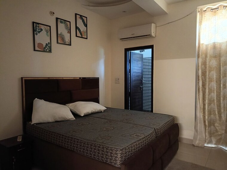 Bedroom, sai-kunj-new-palam-vihar 3 Bedroom 900 Sq.Ft. Builder Floor In New Palam Vihar Phase 3 Gurgaon 10537155
