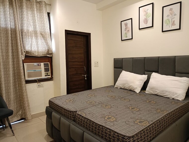 Bedroom, sai-kunj-new-palam-vihar 3 Bedroom 900 Sq.Ft. Builder Floor In New Palam Vihar Phase 3 Gurgaon 10537155