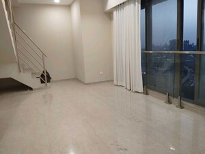 Room in 4 BHK Apartment at Adani Ten BKC, Bandra East – for Rent