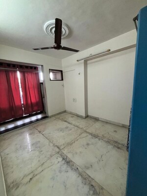 Room in 2 BHK Apartment at Dadar West – for Rent