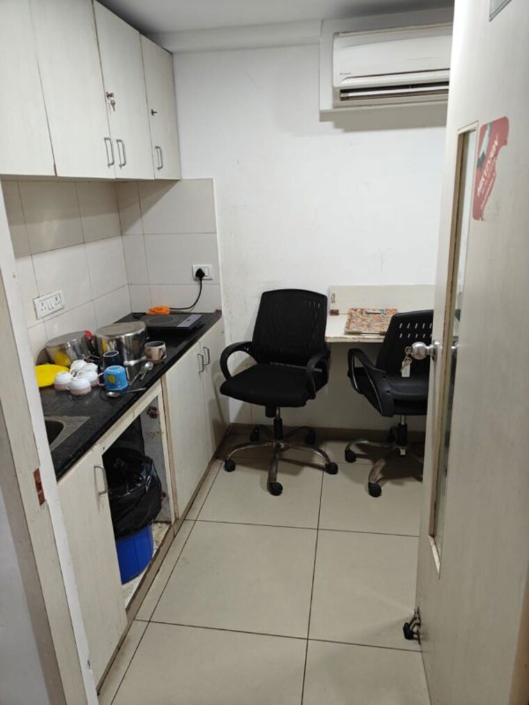 Team Area, savvy-shapath-v Commercial Office Space 4250 Sq.Ft. In Prahlad Nagar Ahmedabad 10537205