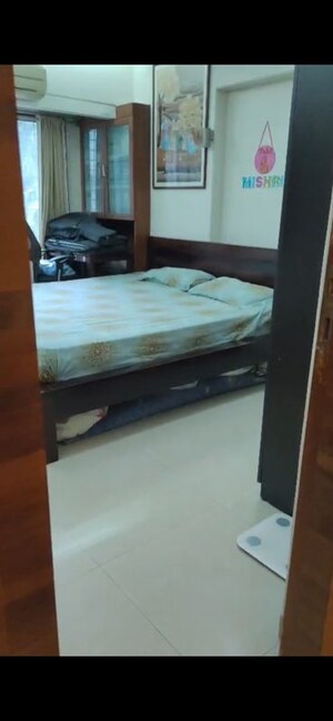 Bedroom in 2 BHK Apartment at Gurunanak Complex, Andheri East – for Rent