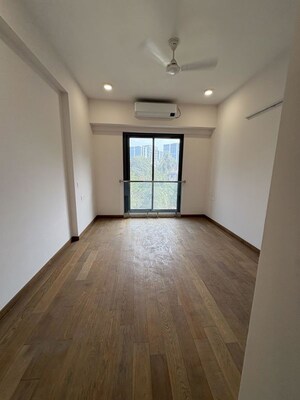2 BHK Apartment For Rent in Adani Ten BKC, Bandra East