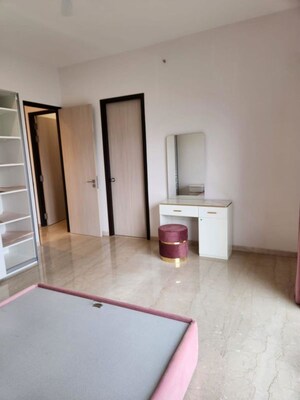 Room in 4 BHK Apartment at Adani Ten BKC, Bandra East – for Rent