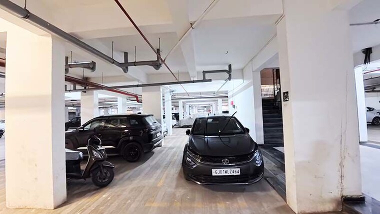  Parking, chandkheda 2 Bedroom 145 Sq.Yd. Apartment In Chandkheda Ahmedabad 10537240