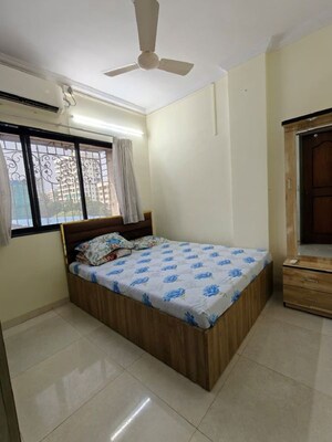 Bedroom in 1 BHK Apartment at Bandra West – for Rent