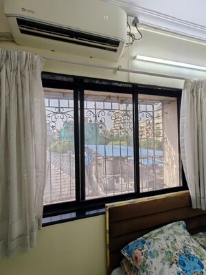 Bedroom in 1 BHK Apartment at Bandra West – for Rent