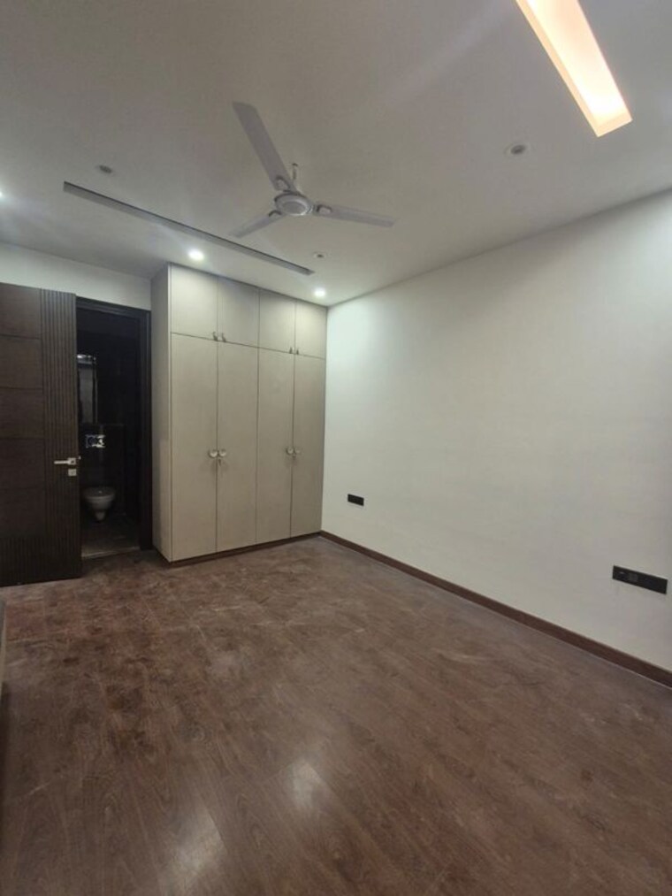 Room, whispering-meadows 3 Bedroom 215 Sq.Yd. Builder Floor In Sector 43 Gurgaon 10537237