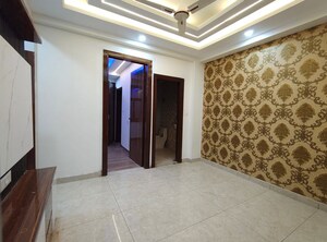 Room in 2 BHK Builder Floor at Sector 49 – for Sale