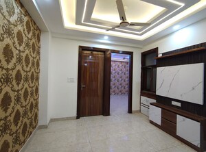 Room in 2 BHK Builder Floor at Sector 49 – for Sale