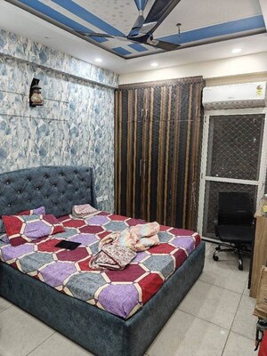 Bedroom in 3 BHK Apartment at Gaur City 7th Avenue, Sector 4 Greater Noida – for Rent