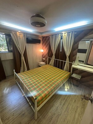 Bedroom in 1 BHK Apartment at Bandra West – for Rent