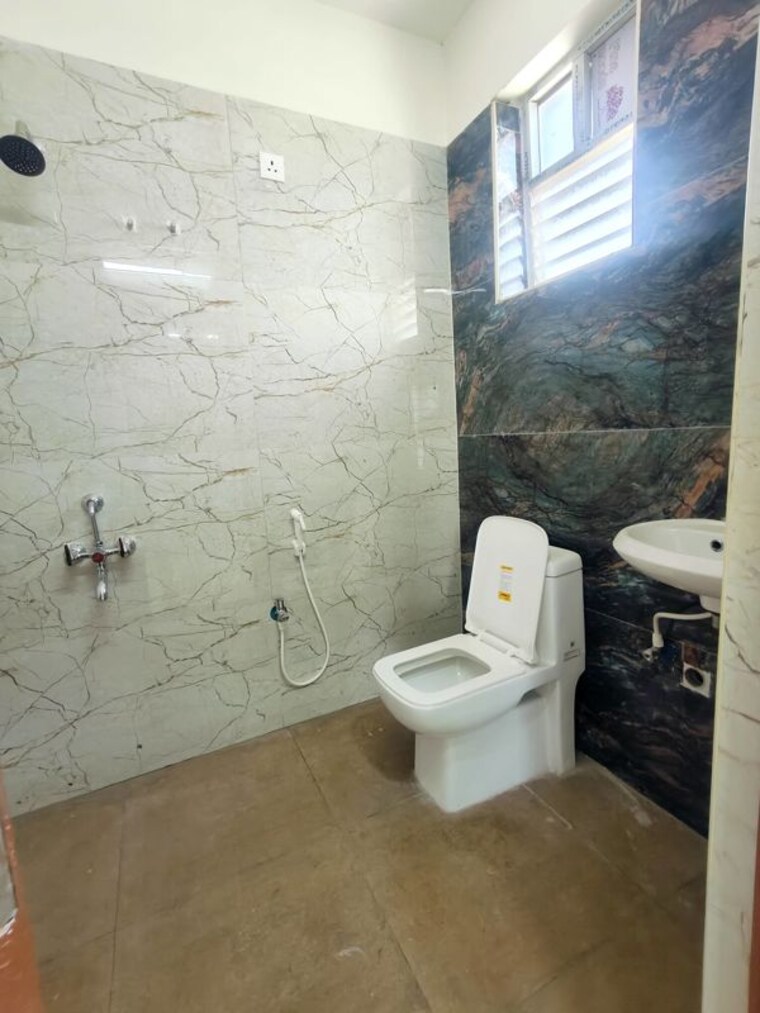 Bathroom, autonagar 3 Bedroom 1690 Sq.Ft. Apartment In Autonagar Guntur 10537286