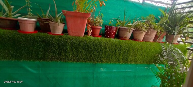 Garden, sector 23 dwarka 4 Bedroom 1600 Sq.Ft. Builder Floor In Sector 23 Dwarka Delhi 10537300