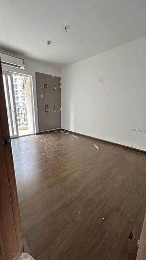 Room in 3.5 BHK Apartment at ATS Nobility, Sector 4 Greater Noida – for Rent
