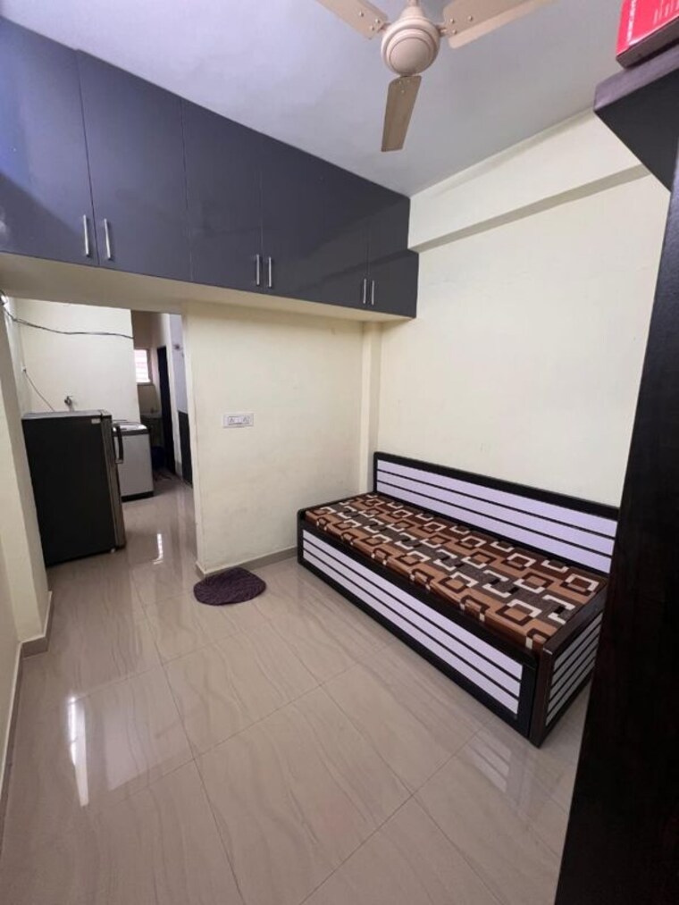 Bedroom, mig-colony-gokhalenagar 1 Bedroom 600 Sq.Ft. Independent House In Gokhalenagar Pune 10537326