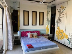 Master Bedroom in 3 BHK Apartment at Dev Prestige, Andheri West – for Rent