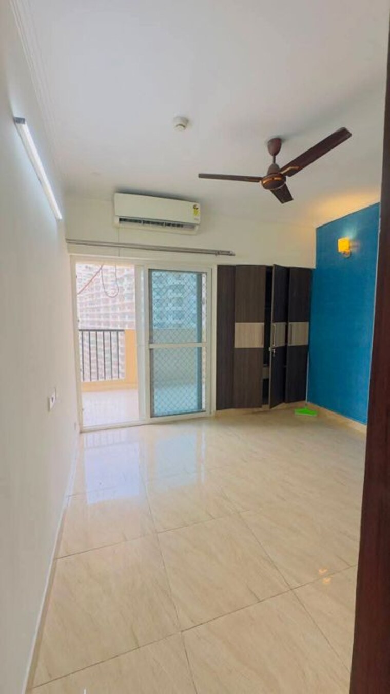 Room, gaur-city-2-12th-avenue 2 Bedroom 1050 Sq.Ft. Apartment In Sector 16c Greater Noida Greater Noida 10537333