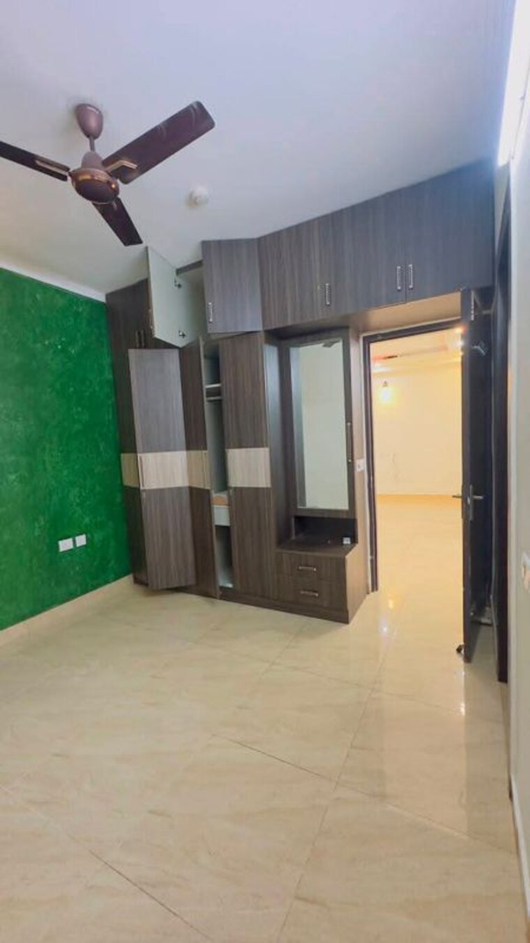 Room, gaur-city-2-12th-avenue 2 Bedroom 1050 Sq.Ft. Apartment In Sector 16c Greater Noida Greater Noida 10537333