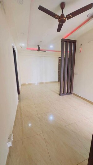 Room in 2 BHK Apartment at Gaur City 2 - 12th Avenue, Sector 16c Greater Noida – for Rent