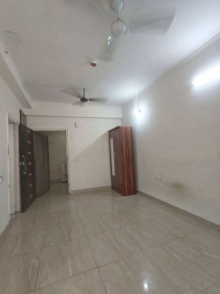 Room, gaur-city-2-12th-avenue 2 Bedroom 1050 Sq.Ft. Apartment In Sector 16c Greater Noida Greater Noida 10537333