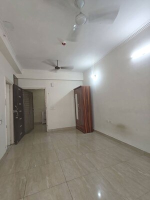 Room in 1 RK Apartment at Gaur City 2 - 14th Avenue, Sector 16c Greater Noida – for Rent