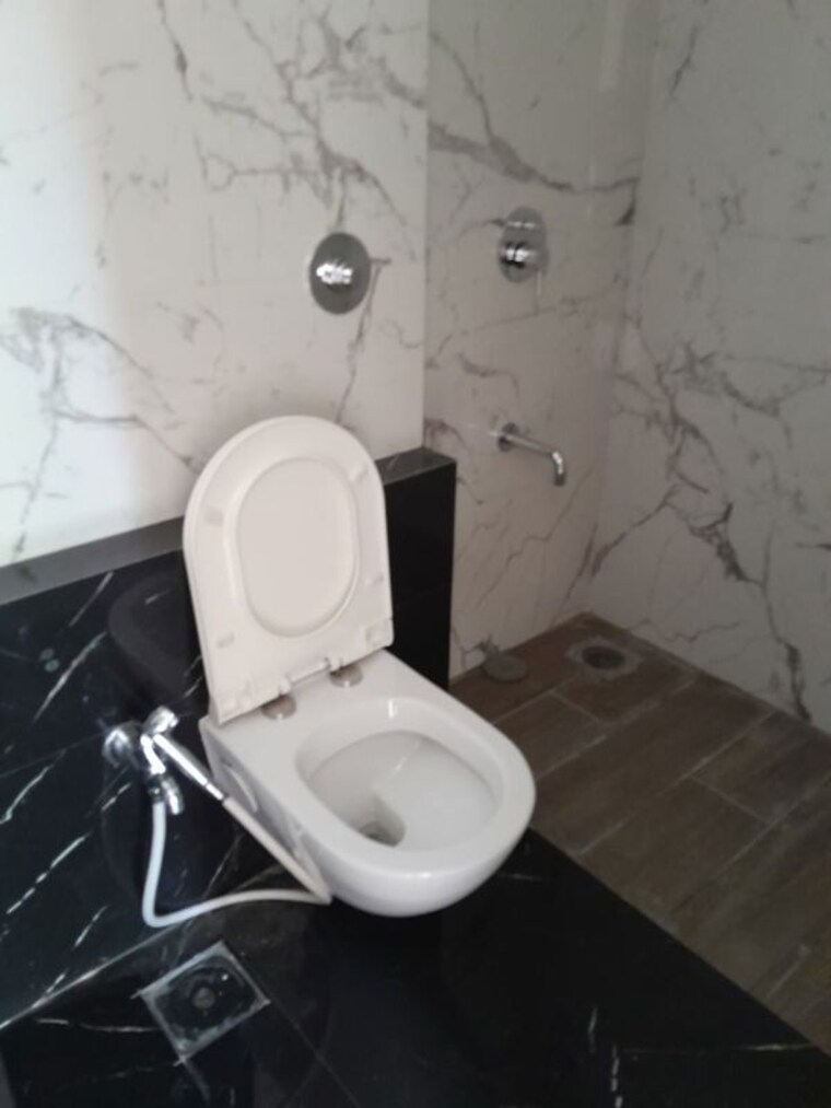 Bathroom, triumph-siddhivinayak-chs 2 Bedroom 838 Sq.Ft. Apartment In Borivali East Mumbai 10537340