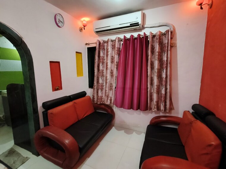 Living Room, ashirwad-chs-andheri-east 1 Bedroom 300 Sq.Ft. Apartment In Andheri East Mumbai 10537351