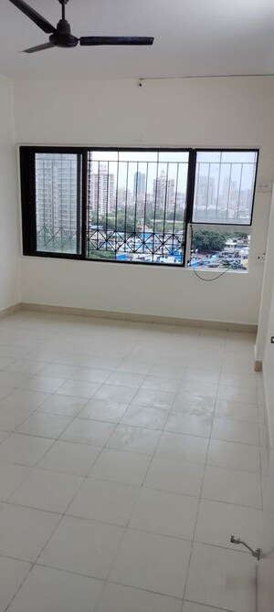 Room in 2 BHK Apartment at Shree Darshan Apartment Andheri, Andheri West – for Rent