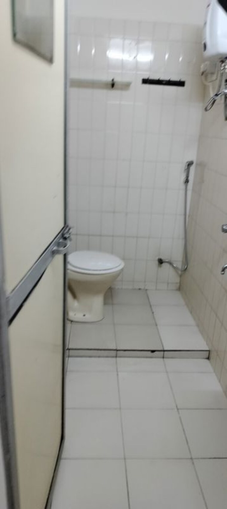 Bathroom, shree-darshan-apartment-andheri 2 Bedroom 800 Sq.Ft. Apartment In Andheri West Mumbai 10537361