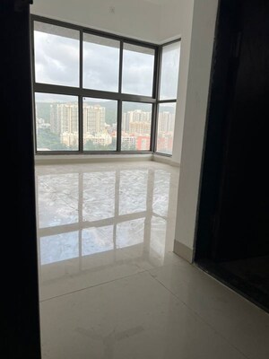 Room in 2 BHK Apartment at UK Iridium, Kandivali East – for Rent