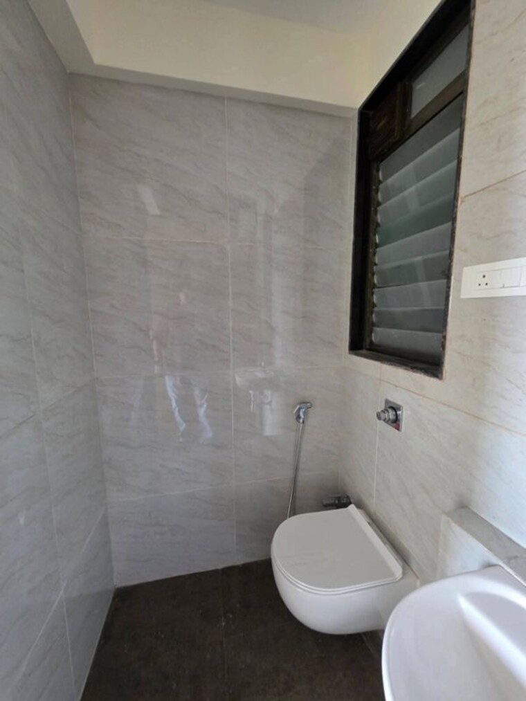 Bathroom, chandak-34-park-estate 1 Bedroom 394 Sq.Ft. Apartment In Goregaon West Mumbai 10537377