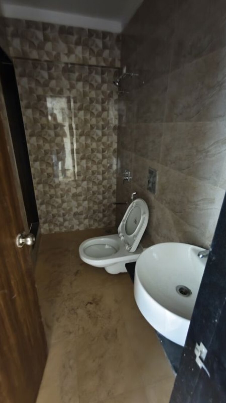 Bathroom, mahavir-square 4 Bedroom 1230 Sq.Ft. Apartment In Manpada Thane 10537392