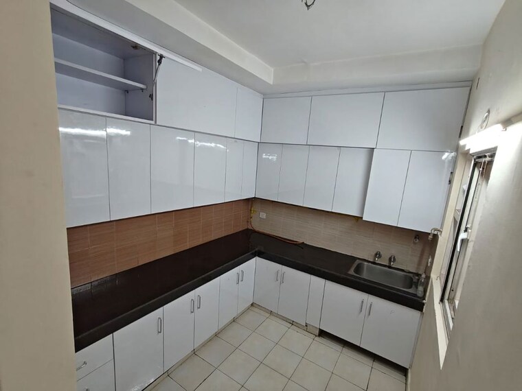 Kitchen, upavp-ganga-yamuna-and-hindon-enclave 4 Bedroom 2250 Sq.Ft. Apartment In Pratap Vihar Ghaziabad 10537395